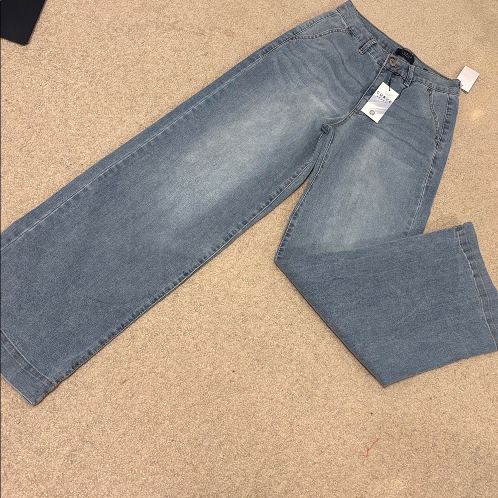 Curve Light Wash Wide Leg Jeans - Picture 5 of 6